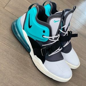 Nike Air Force 270 Utility